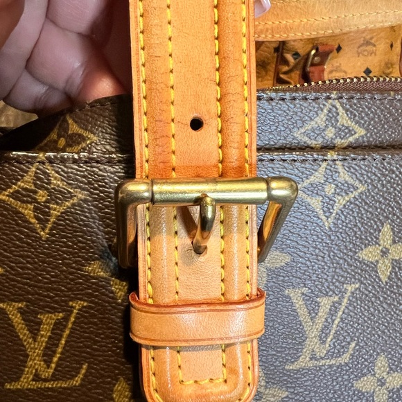 Louis Vuitton Multipli Cite in gorgeous condition. - Picture 11 of 16